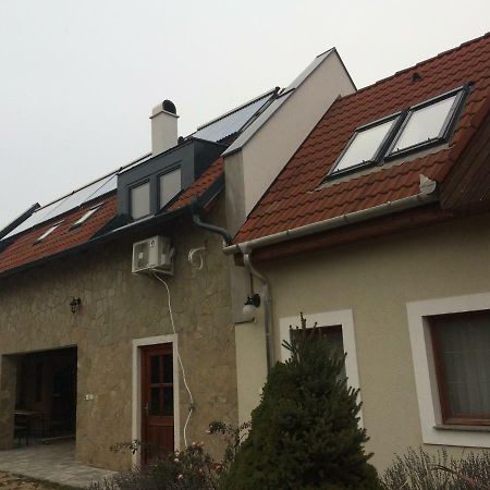 Vamosi Vendeghaz Appartement Nemesvámos Buitenkant foto