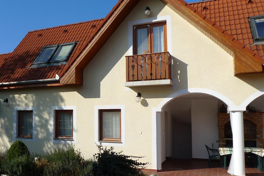 Vamosi Vendeghaz Appartement Nemesvámos Buitenkant foto