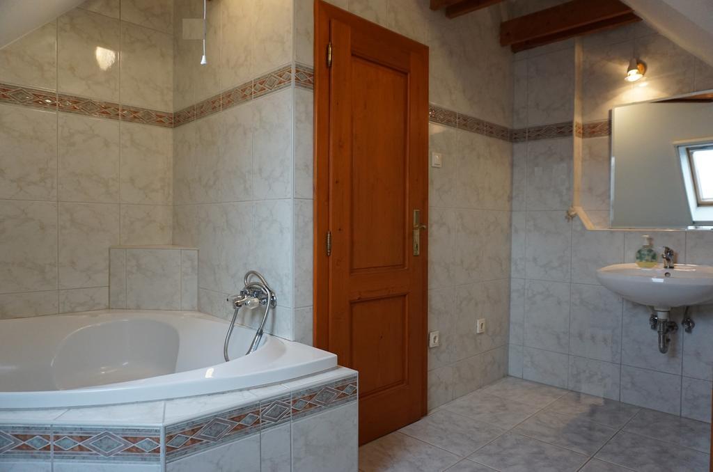 Vamosi Vendeghaz Appartement Nemesvámos Buitenkant foto