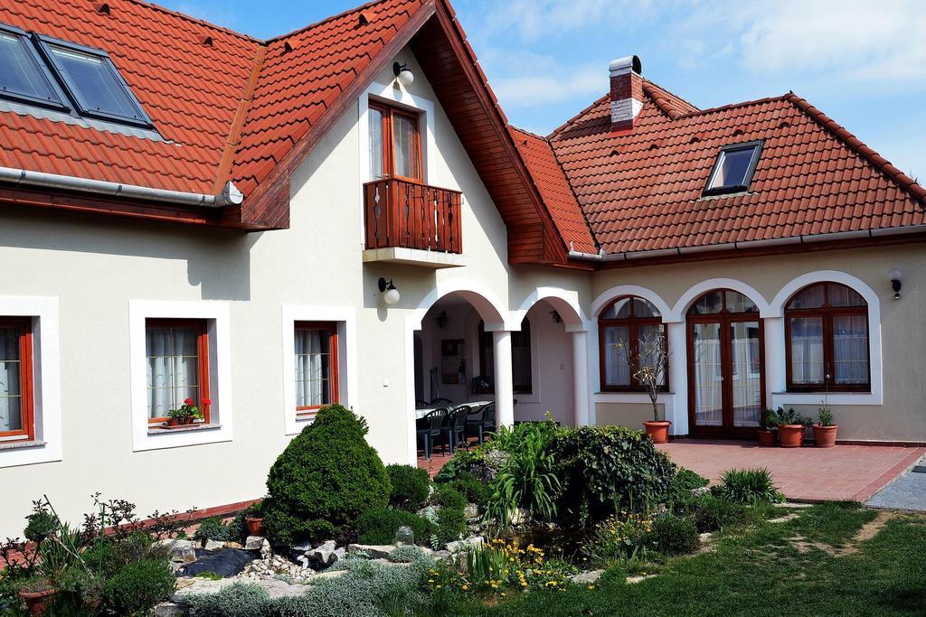 Vamosi Vendeghaz Appartement Nemesvámos Buitenkant foto